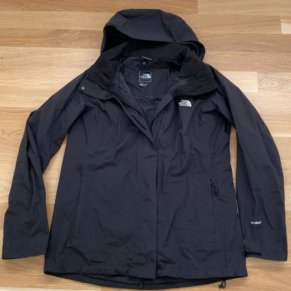 The North Face Hyvent windbreaker jacket Women’s size Large